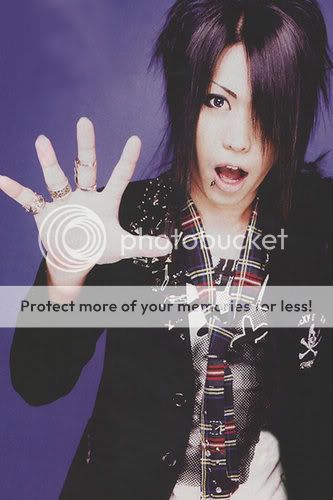 http://i384.photobucket.com/albums/oo284/maddeyvampire/An-Cafe-Kanon-21.jpg