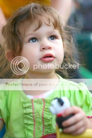 IMAGE: http://i384.photobucket.com/albums/oo289/CanonDigitals/1copy5.jpg